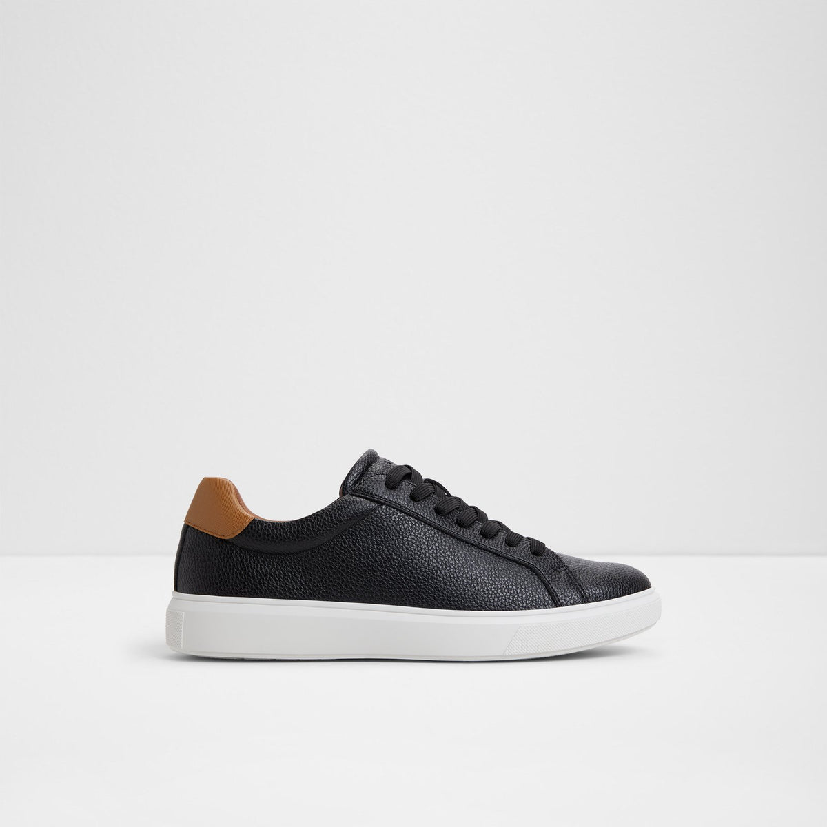 Clubmember - Black - square image