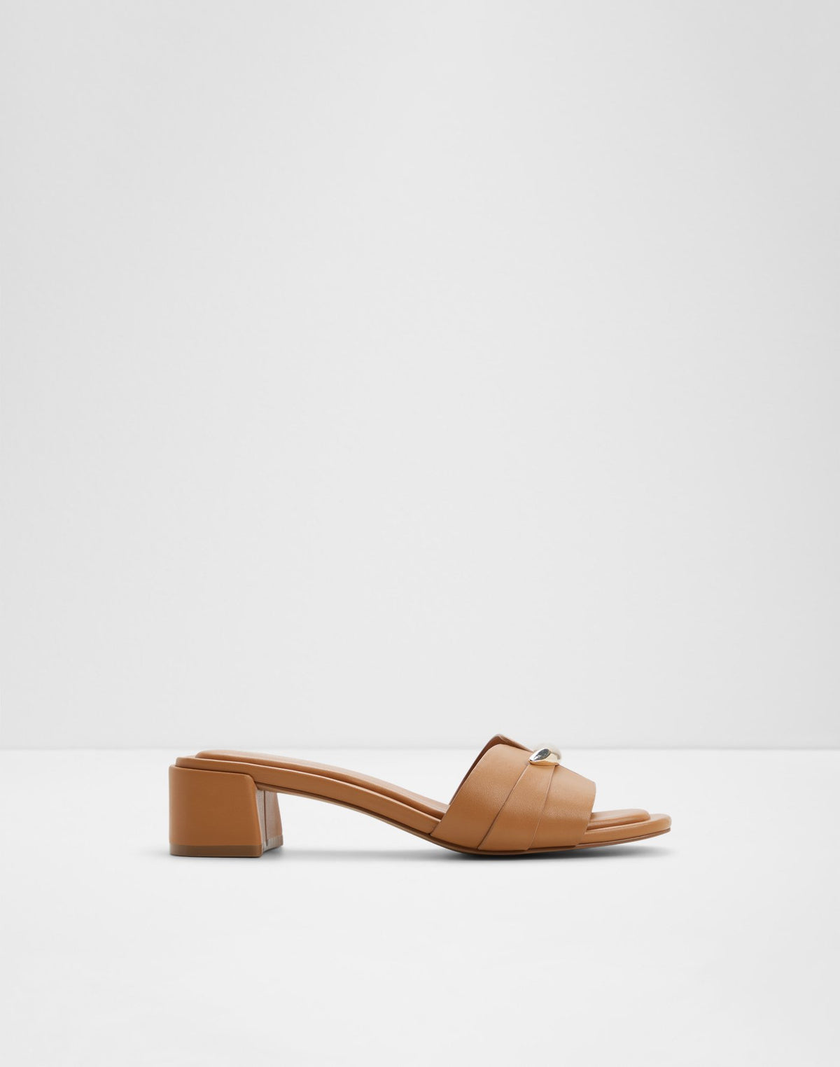 Darrby - Open Tan - alternate image