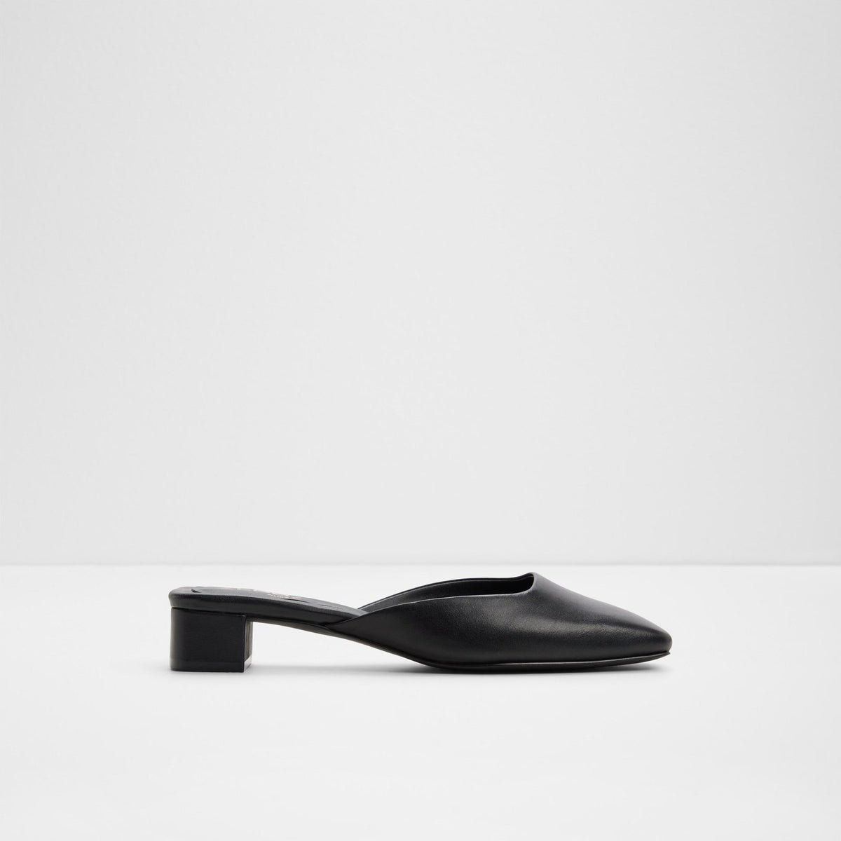 Lannah - Black - square image